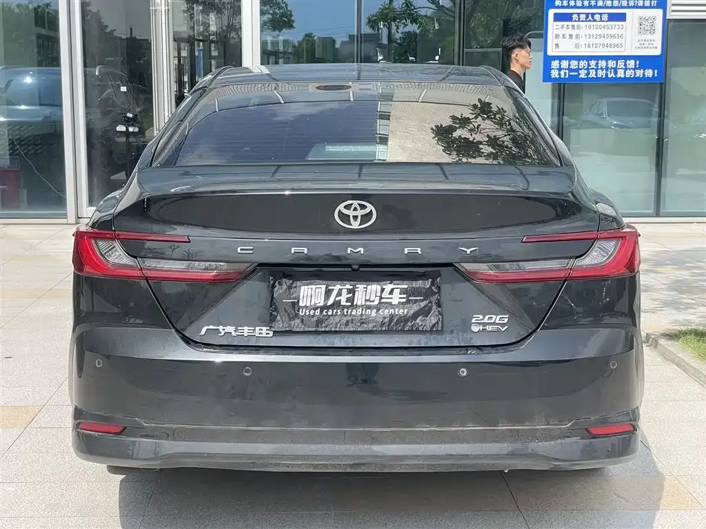 Toyota Camry — фото 9