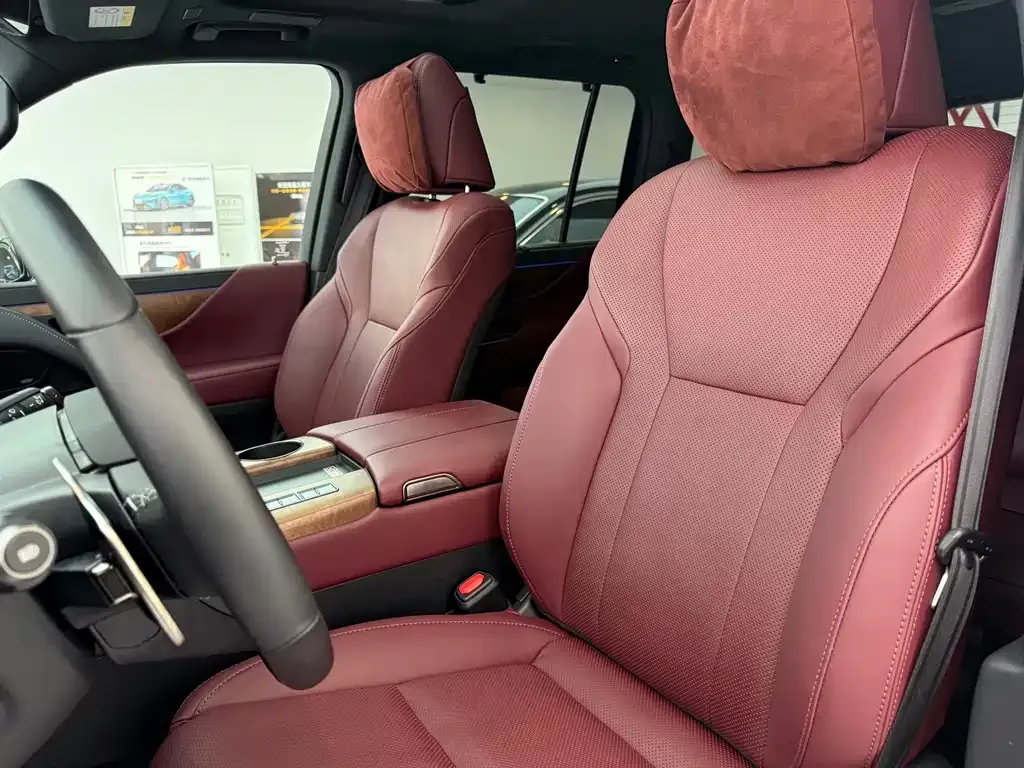 Lexus LX — фото 10
