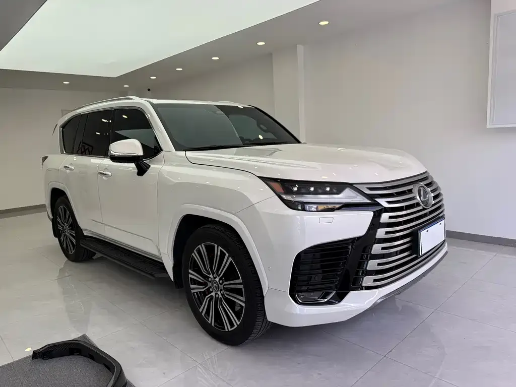 Lexus LX — фото 8