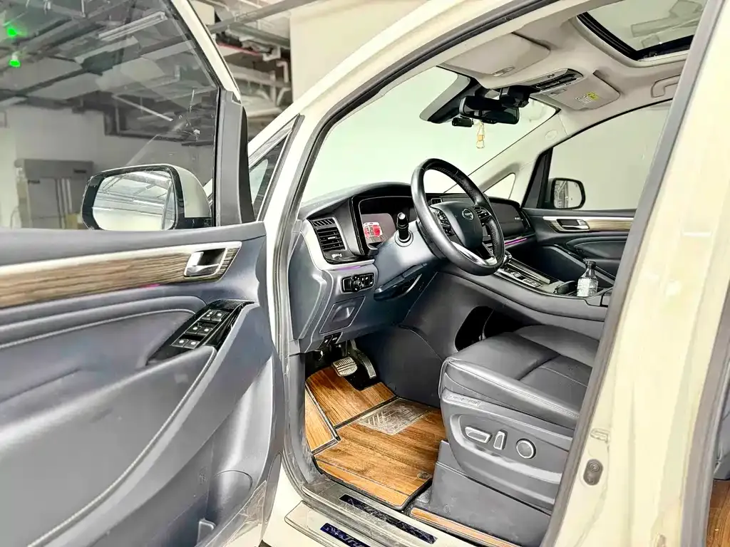 GAC Motor Trumpchi M8 — фото 10