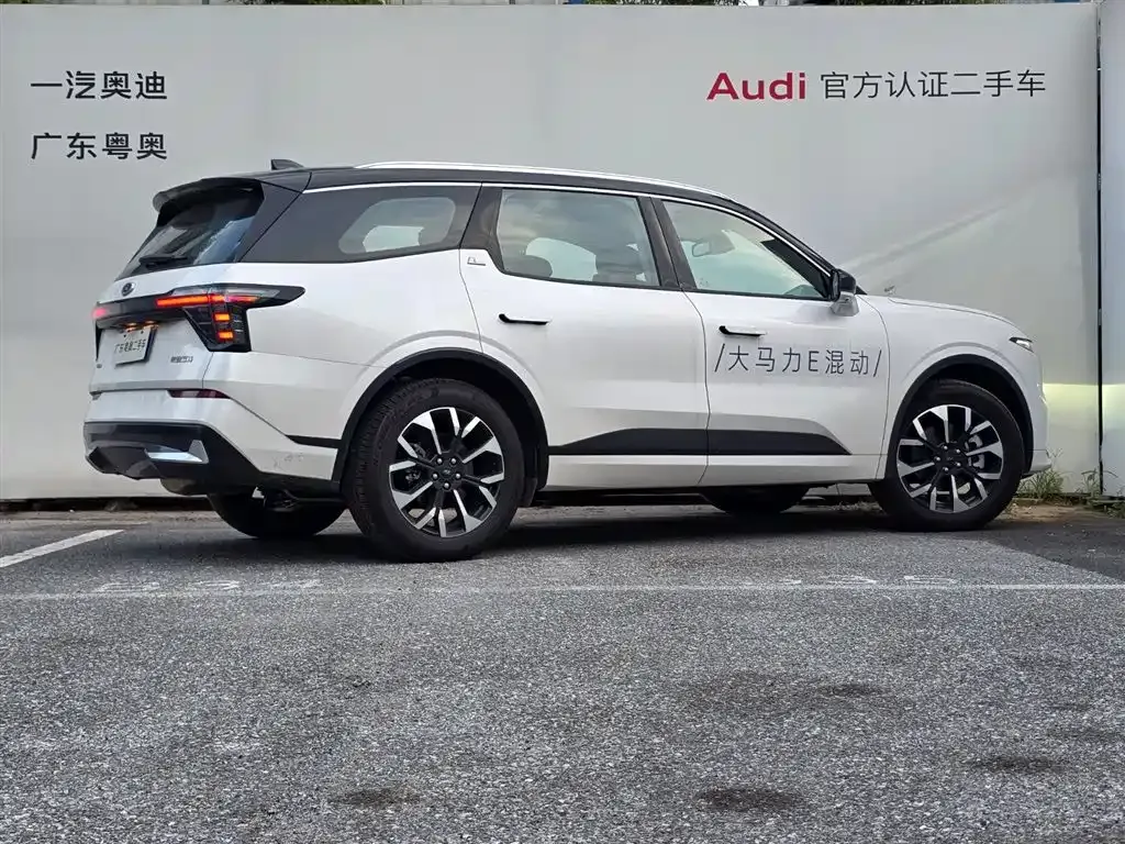 Ford Edge — фото 10