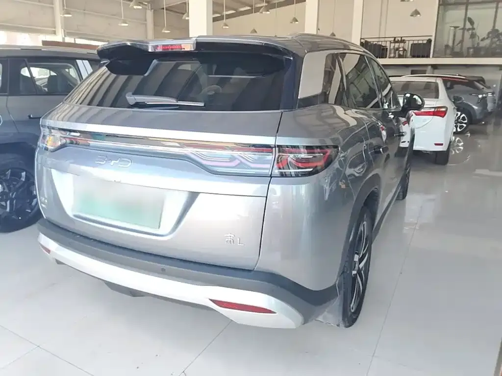 BYD L DM-i — фото 6