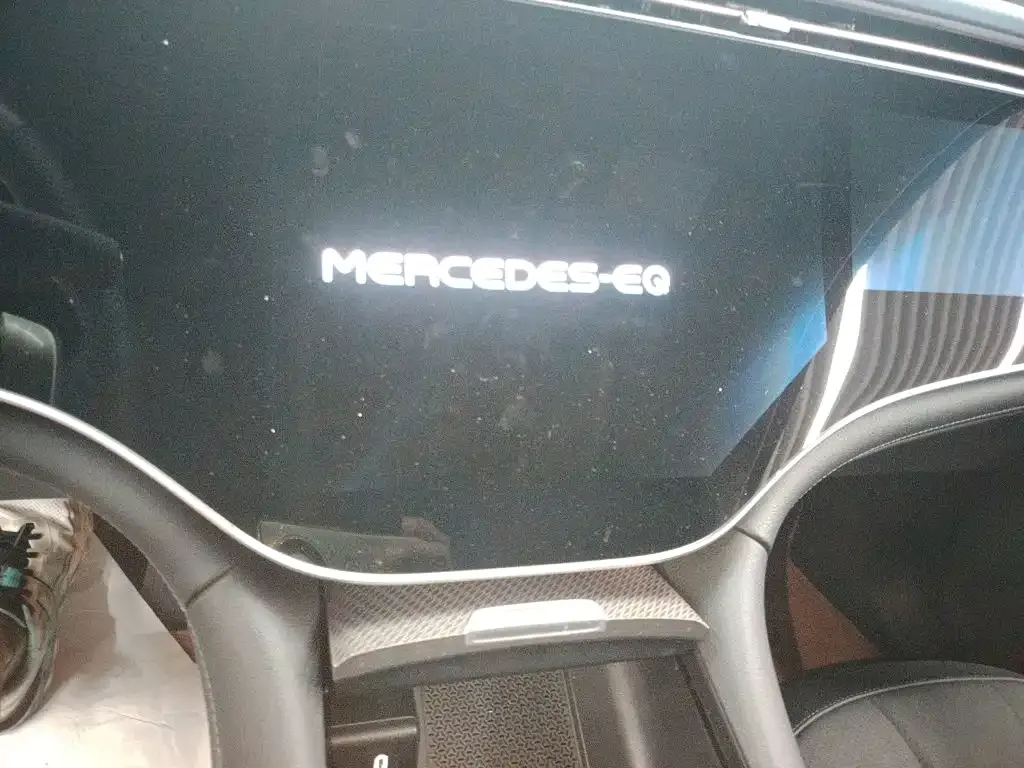 Mercedes-Benz EQE SUV — фото 5