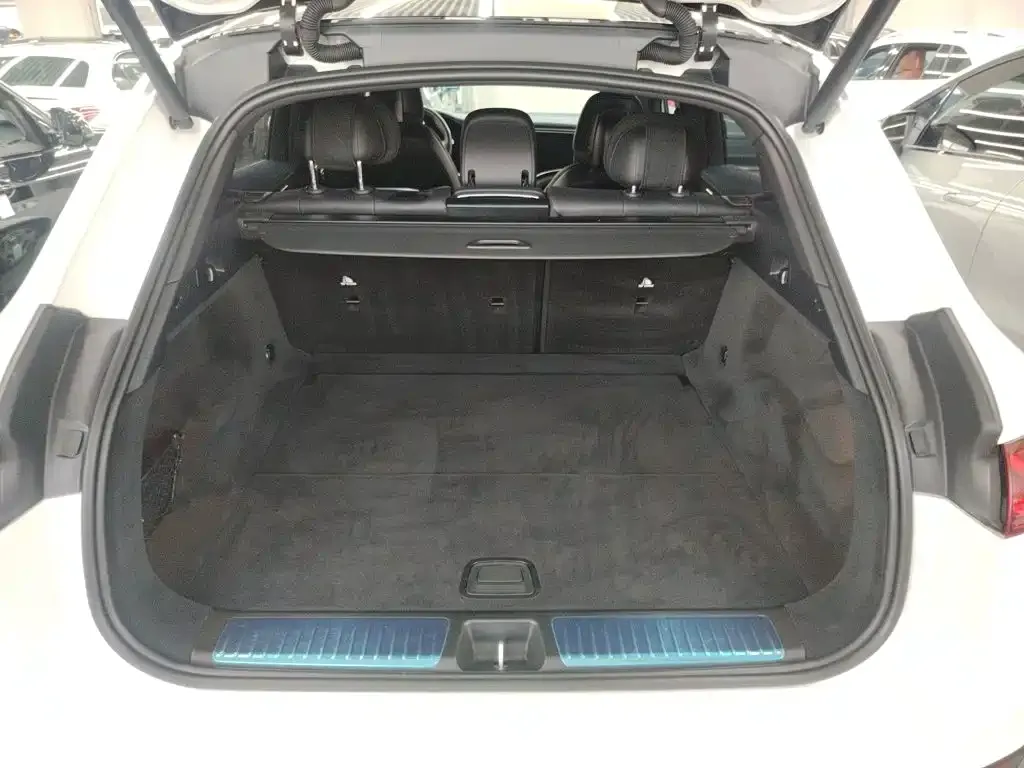 Mercedes-Benz EQE SUV — фото 3