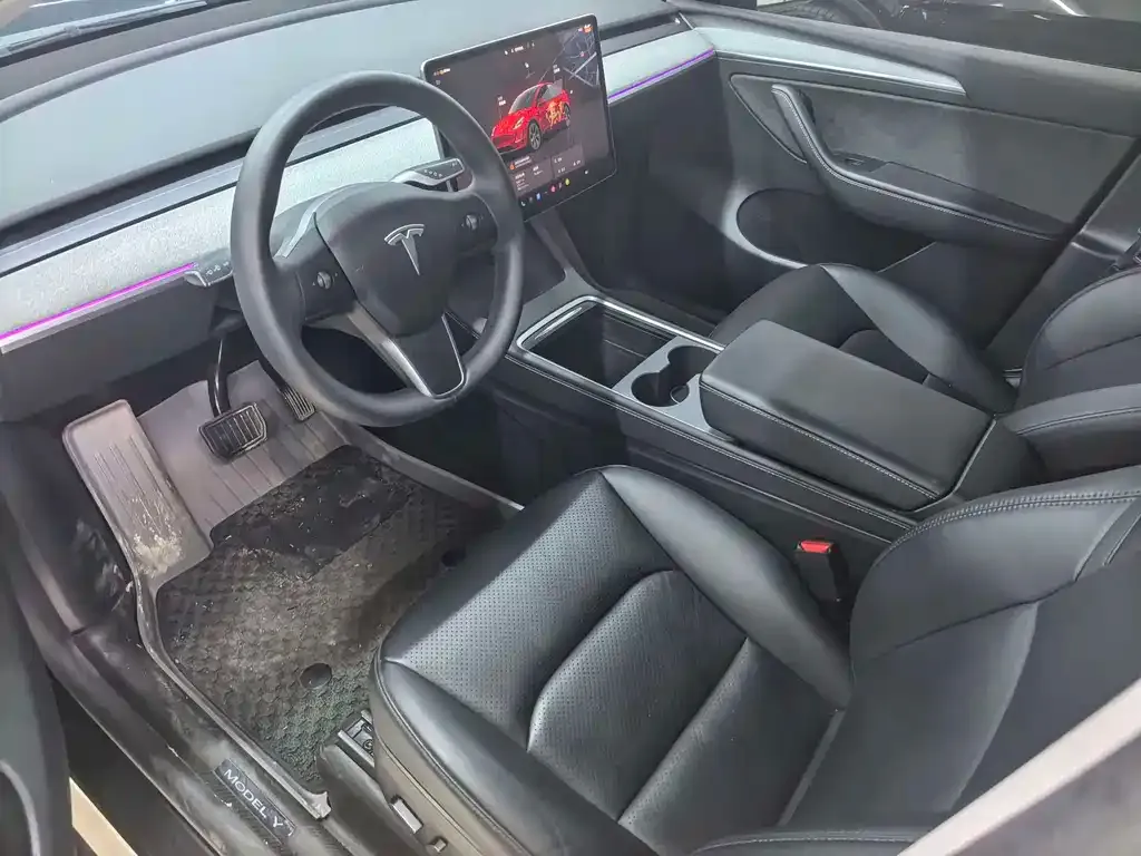 Tesla Model Y — фото 4