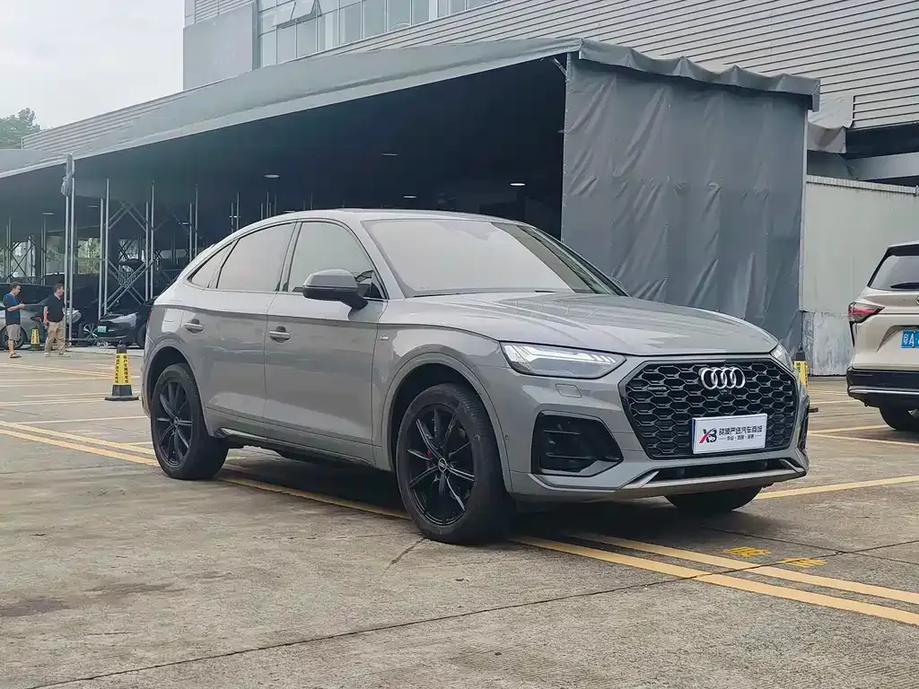 Audi Q5L Sportback — фото 3