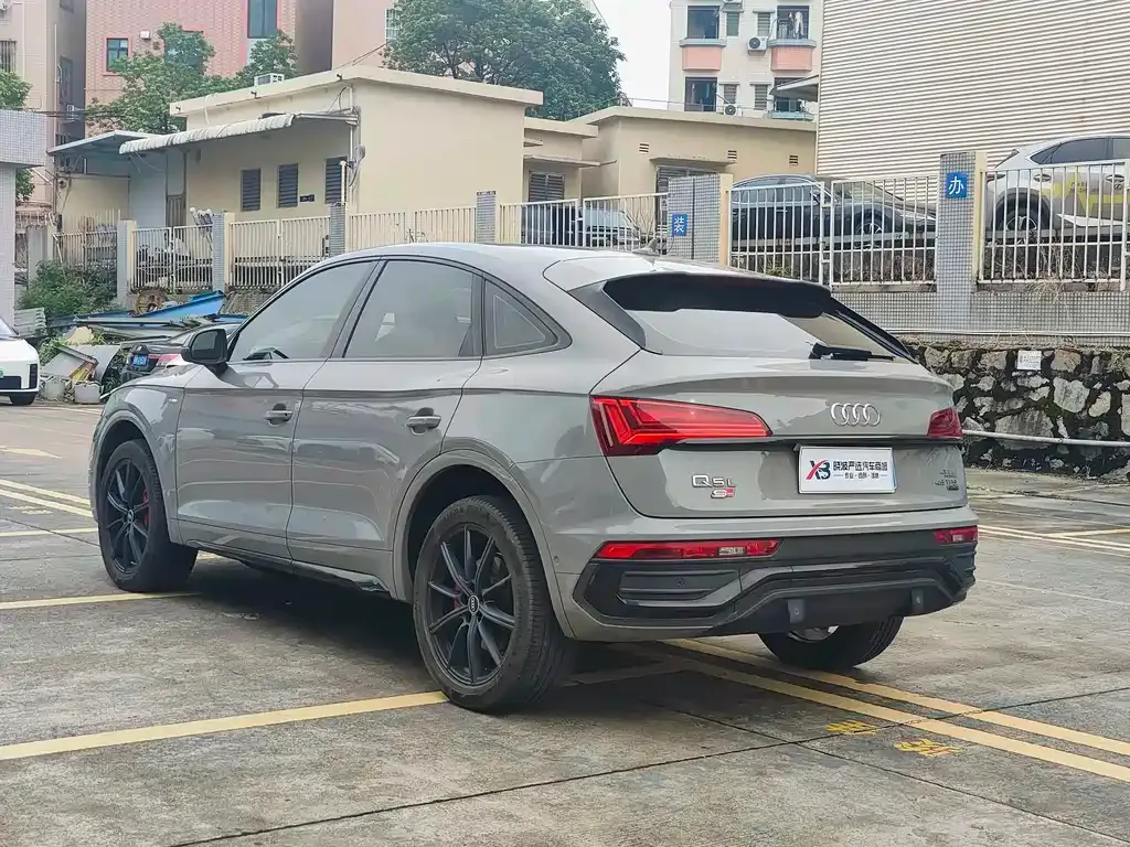 Audi Q5L Sportback — фото 9