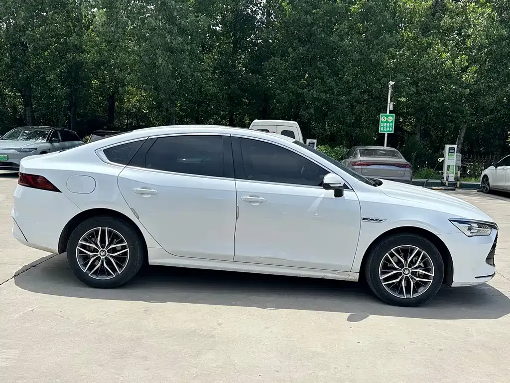 BYD Qin PLUS — фото 8