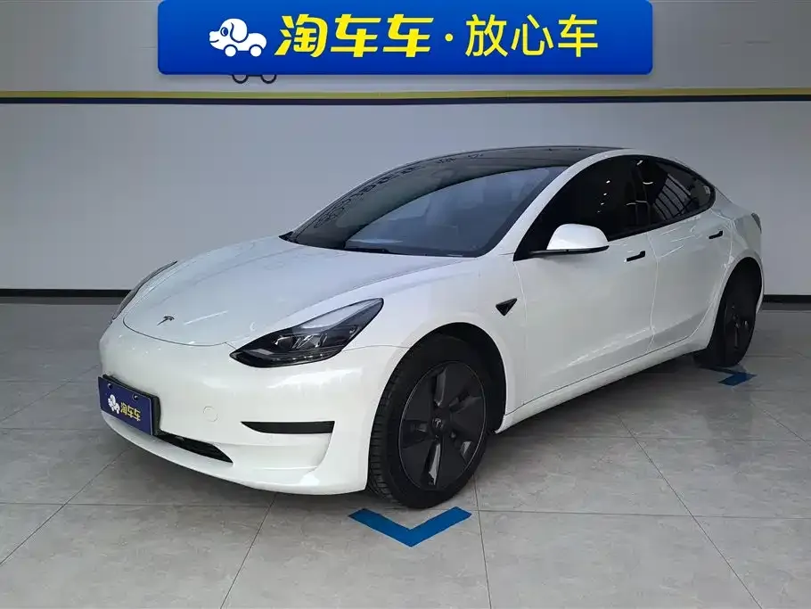 Tesla Model 3 — фото 1
