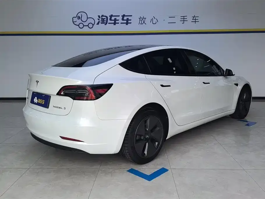 Tesla Model 3 — фото 8