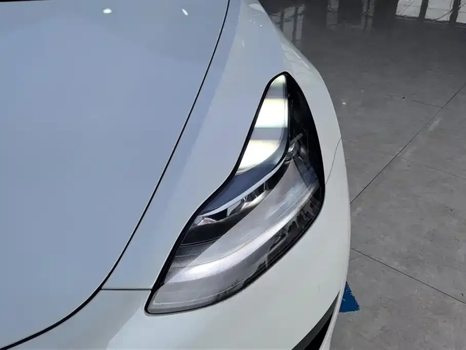 Tesla Model 3 — фото 6