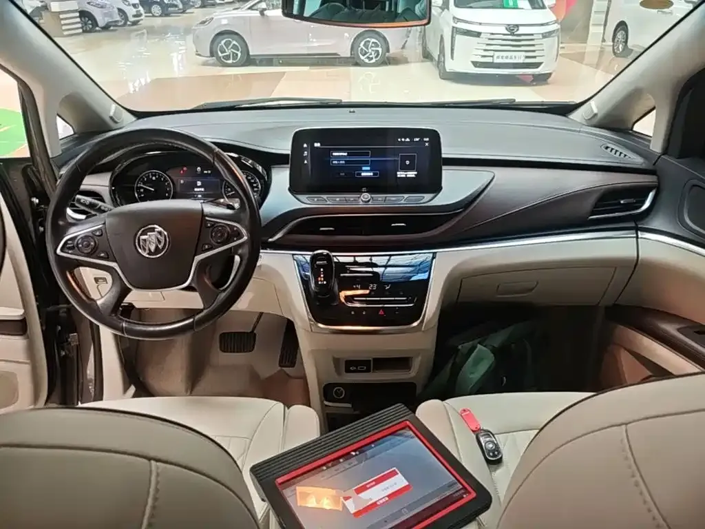 Buick GL8 2022 из CN, фото 6