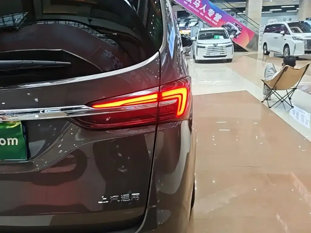 Buick GL8 2022 из CN, фото 10