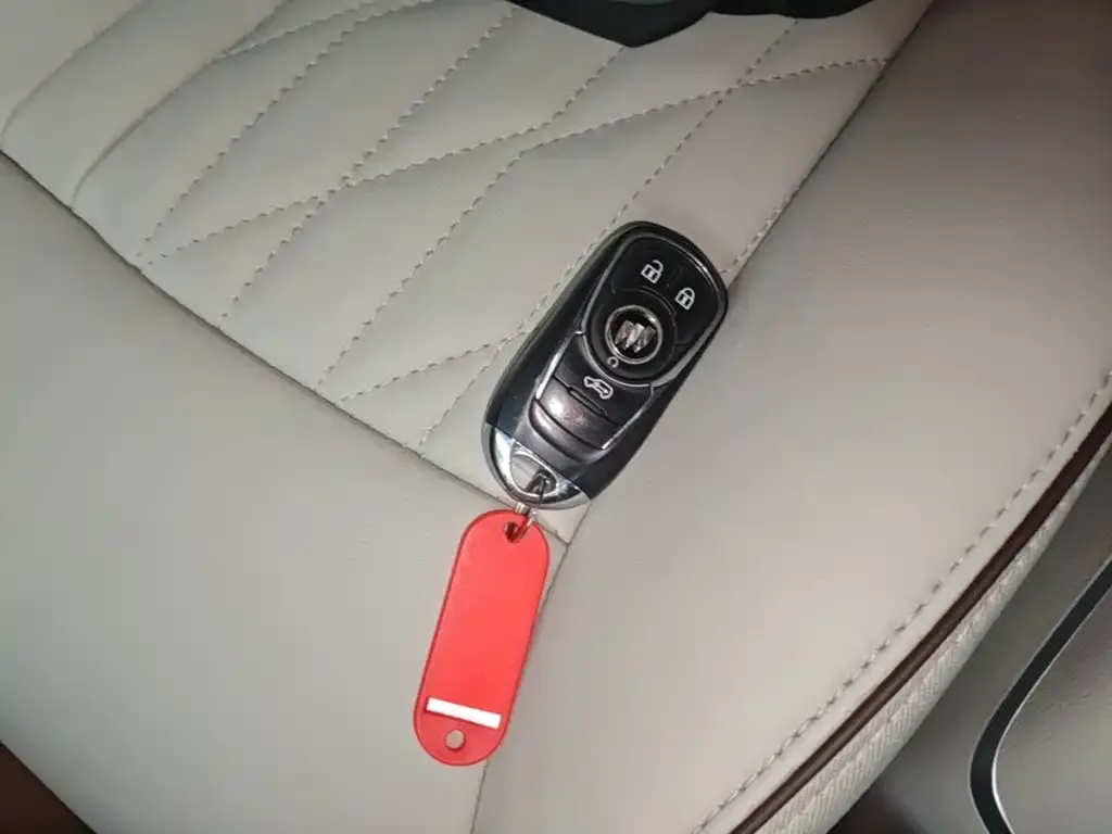Buick GL8 2022 из CN, фото 2