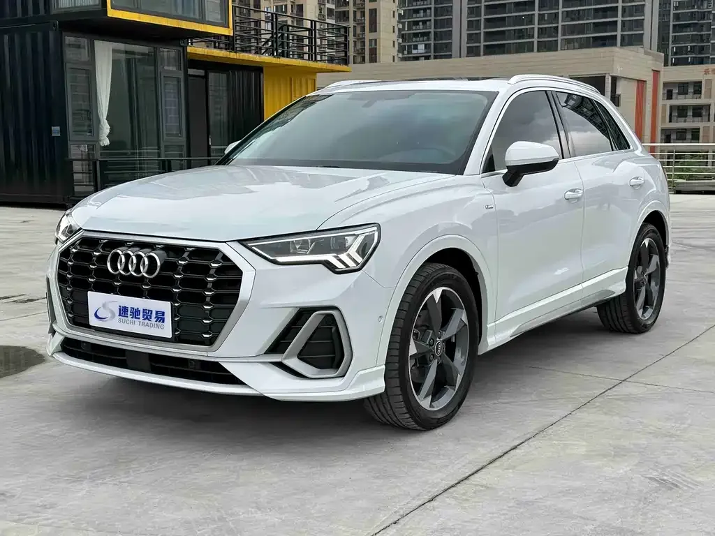 Audi Q3 — фото 1