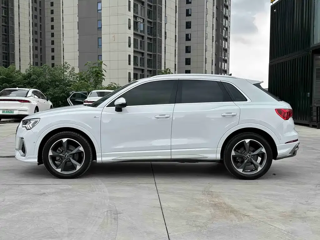 Audi Q3 — фото 7