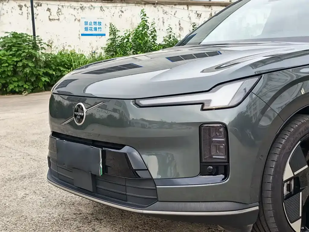 Volvo XC70 Plug-in Hybrid — фото 10