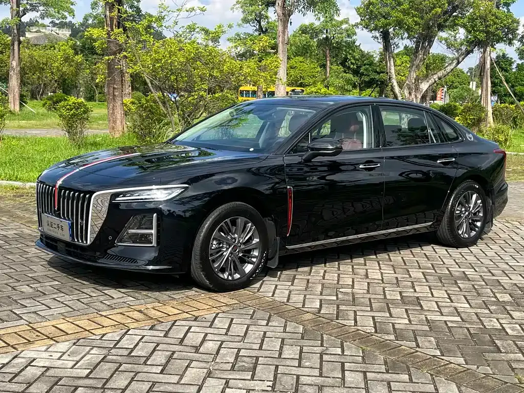 Hongqi H5 — фото 1