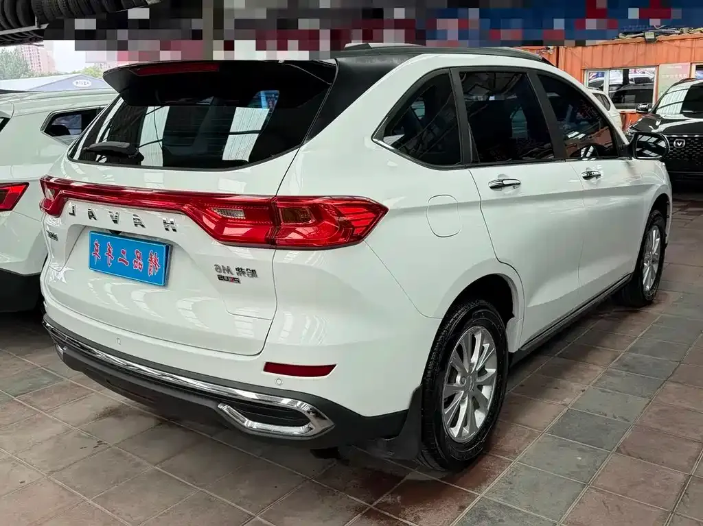 Haval M6 — фото 10