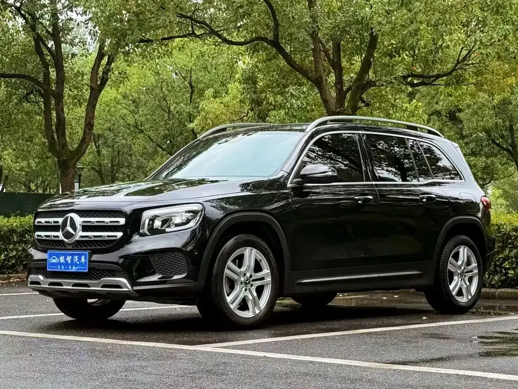 Mercedes-Benz GLB — фото 1