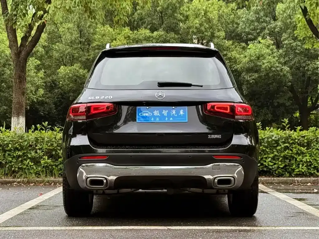 Mercedes-Benz GLB — фото 10