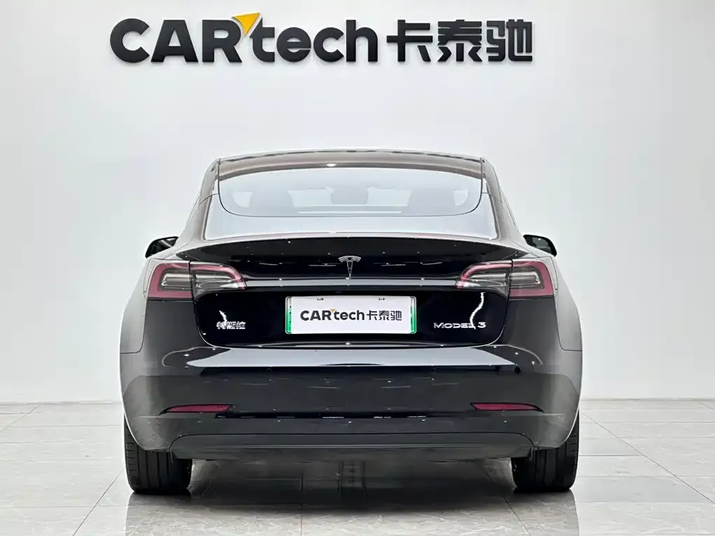 Tesla Model 3 — фото 2