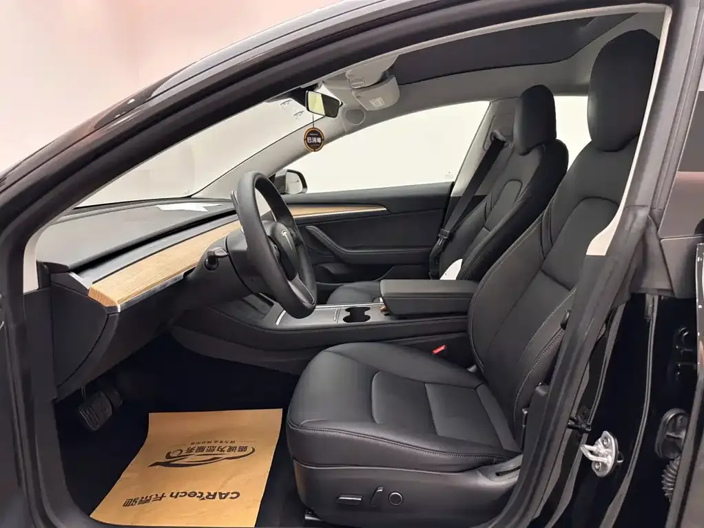 Tesla Model 3 — фото 10