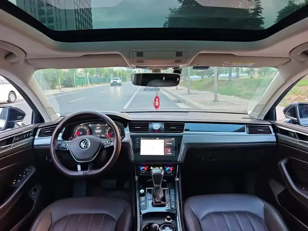 Volkswagen Phideon — фото 6