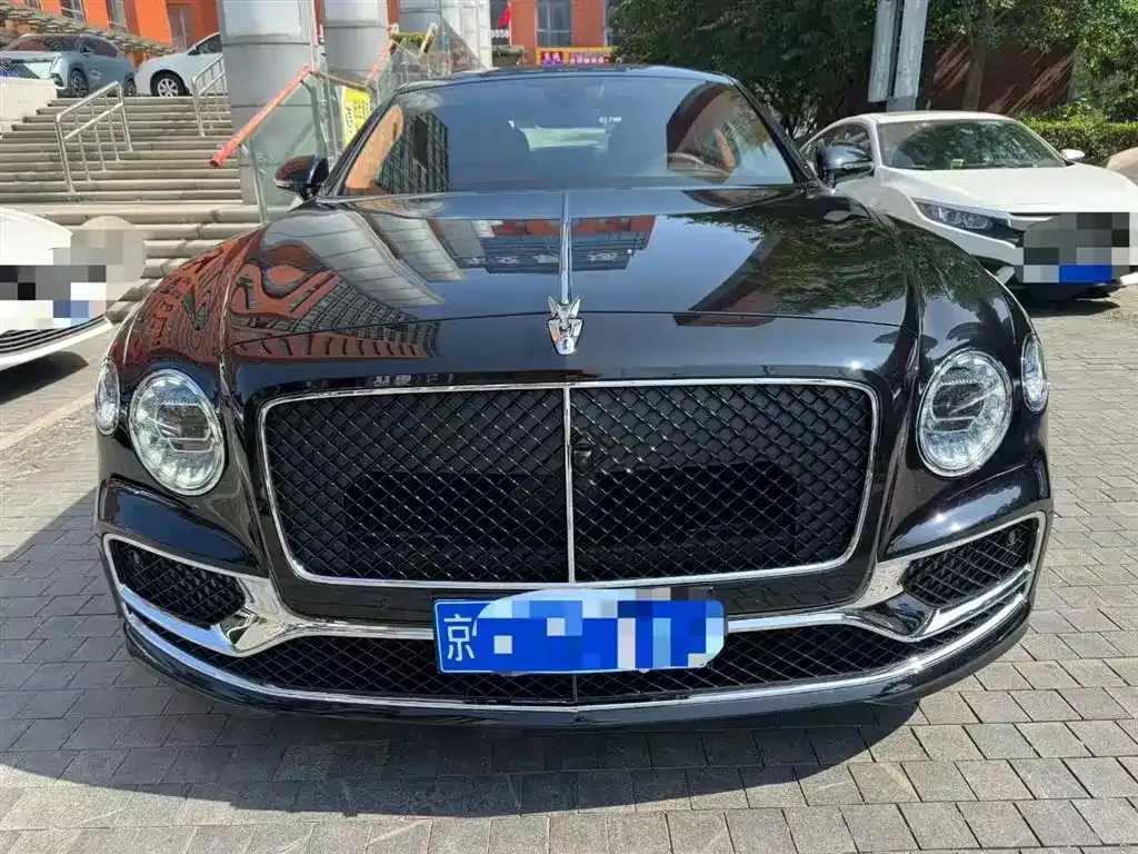 Bentley Flying Spur — фото 5