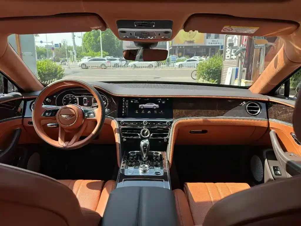 Bentley Flying Spur — фото 2
