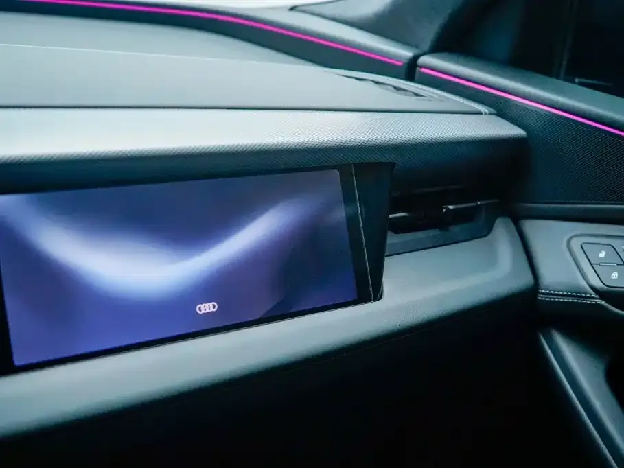 Audi Q6L e-tron — фото 6