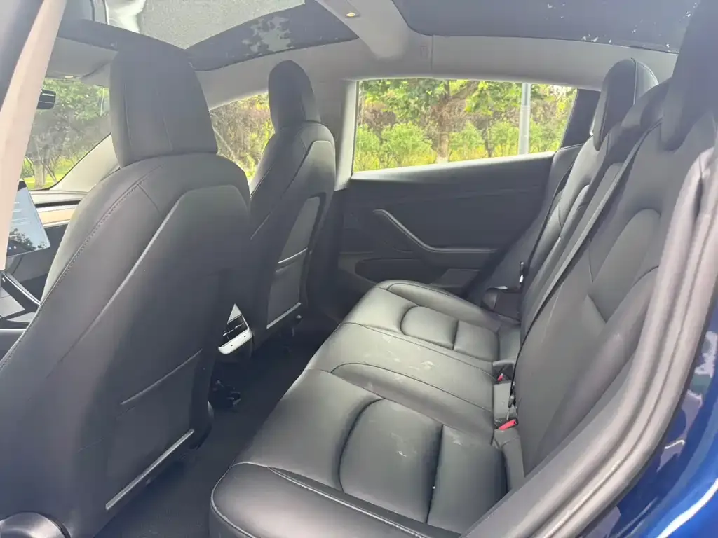 Tesla Model 3 — фото 10