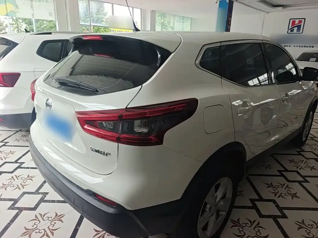 Nissan Qashqai — фото 8