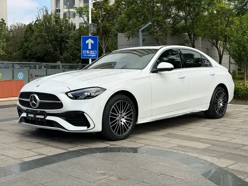 Mercedes-Benz C-Class — фото 1