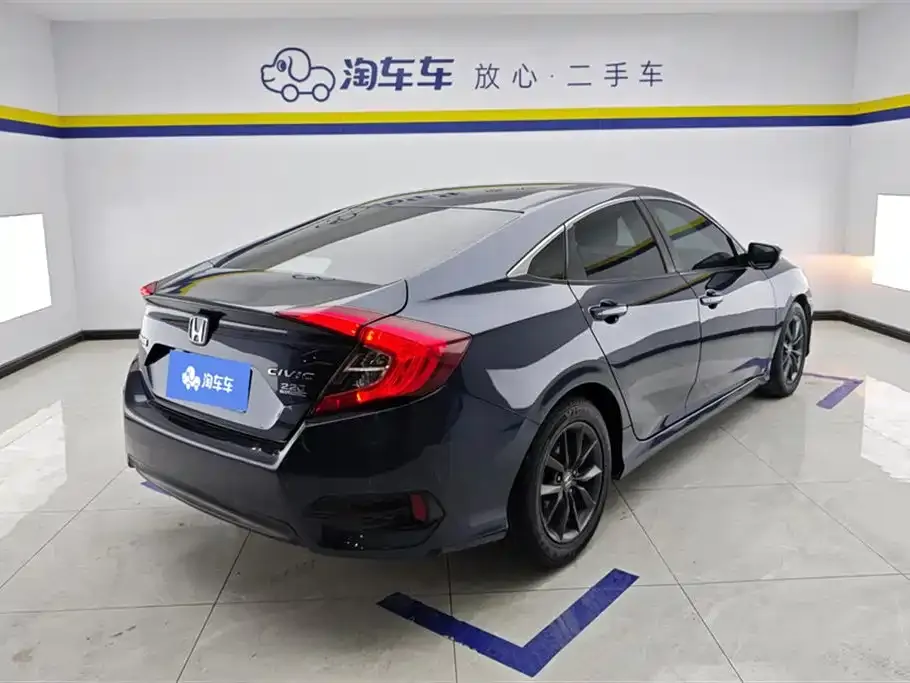 Honda Civic — фото 10