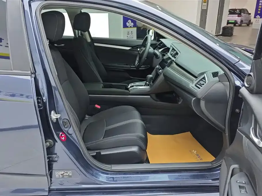 Honda Civic — фото 8