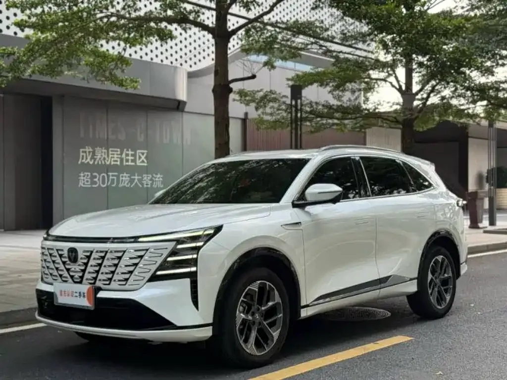 Changan CS75PLUS — фото 1
