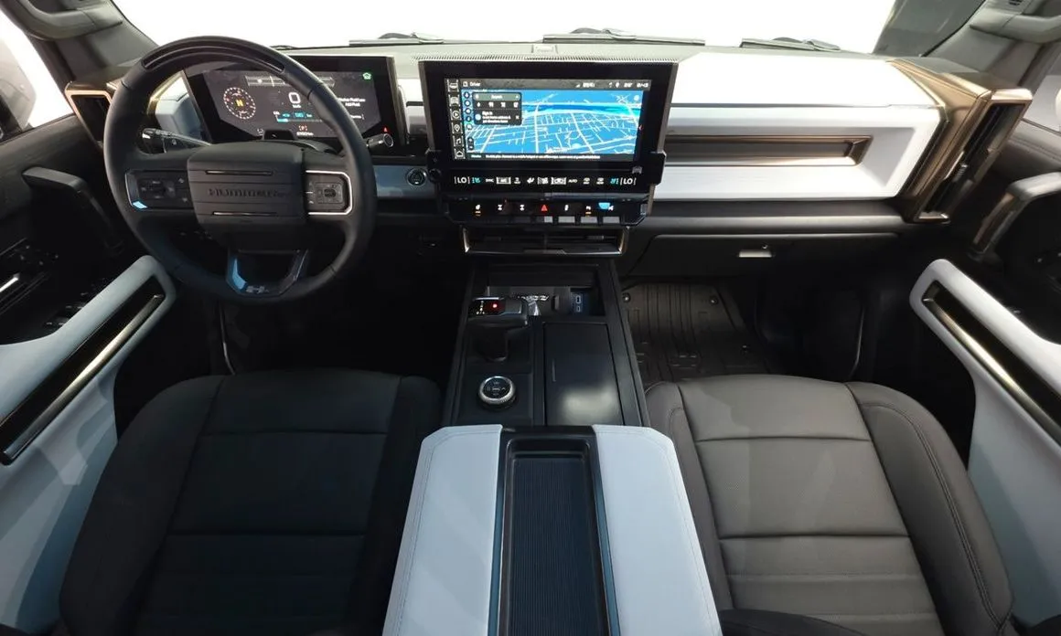GMC Hummer EV — фото 10