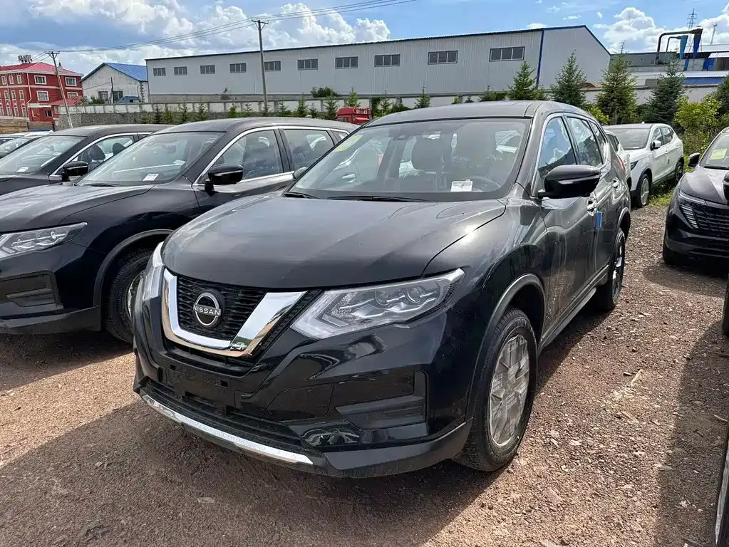 Nissan X-Trail — фото 1