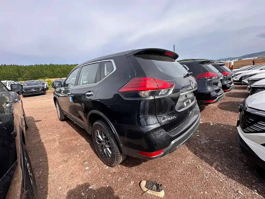 Nissan X-Trail — фото 10