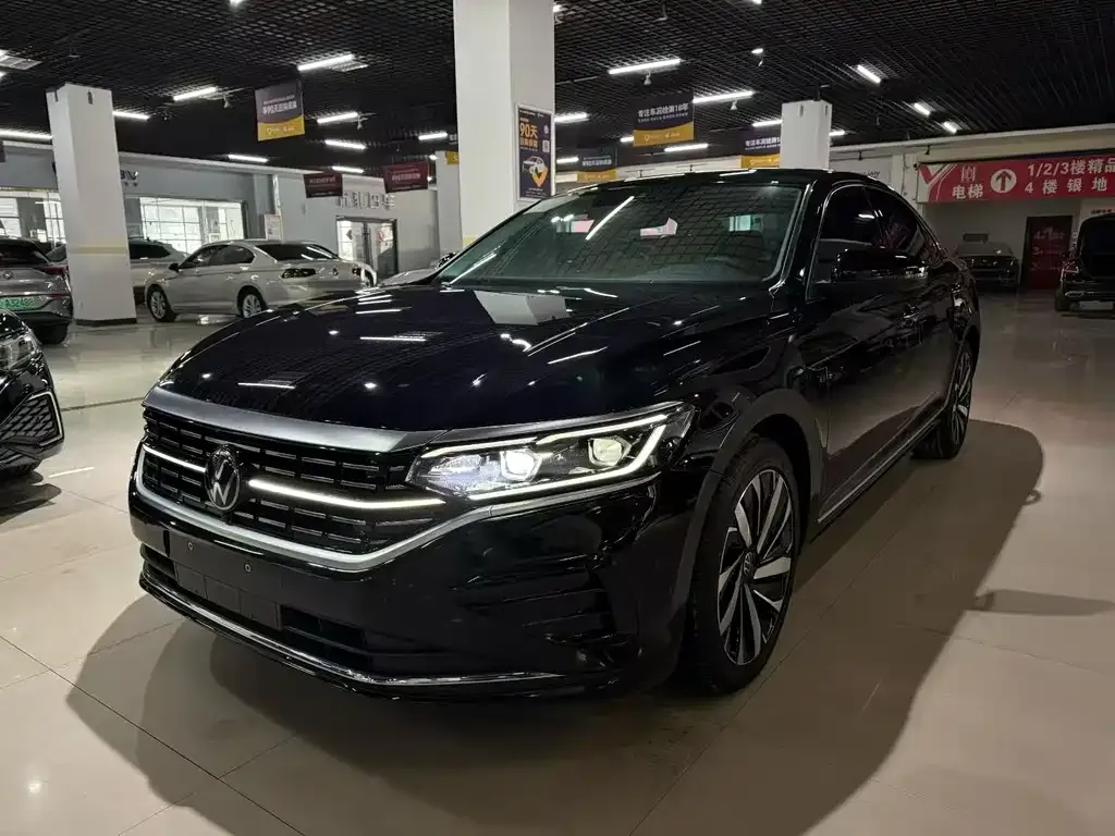 Volkswagen Passat — фото 1