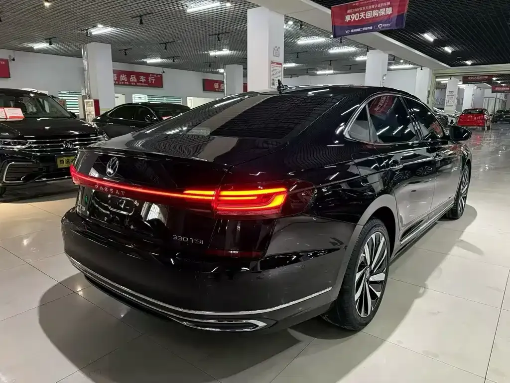 Volkswagen Passat — фото 7