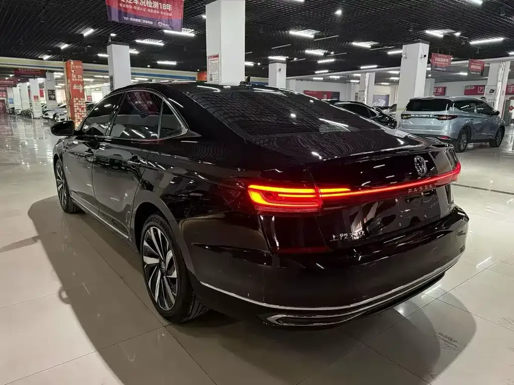 Volkswagen Passat — фото 5