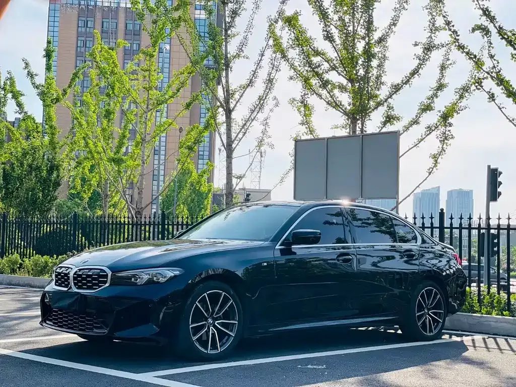 BMW 3 Series — фото 1