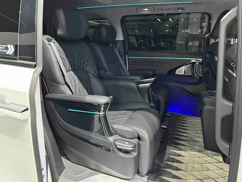 GAC Motor Trumpchi M8 — фото 4