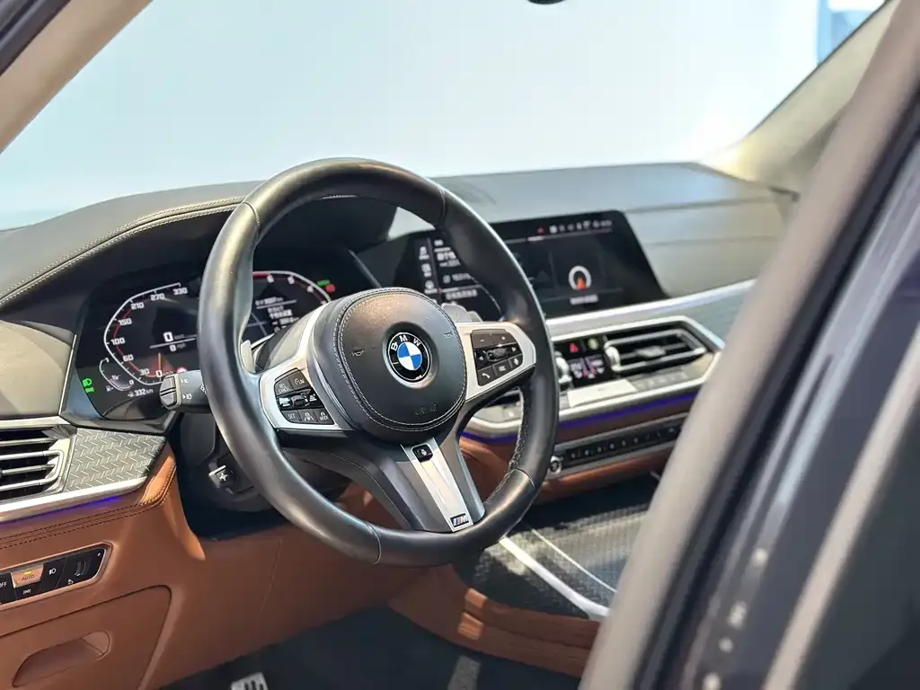 BMW X7 — фото 2