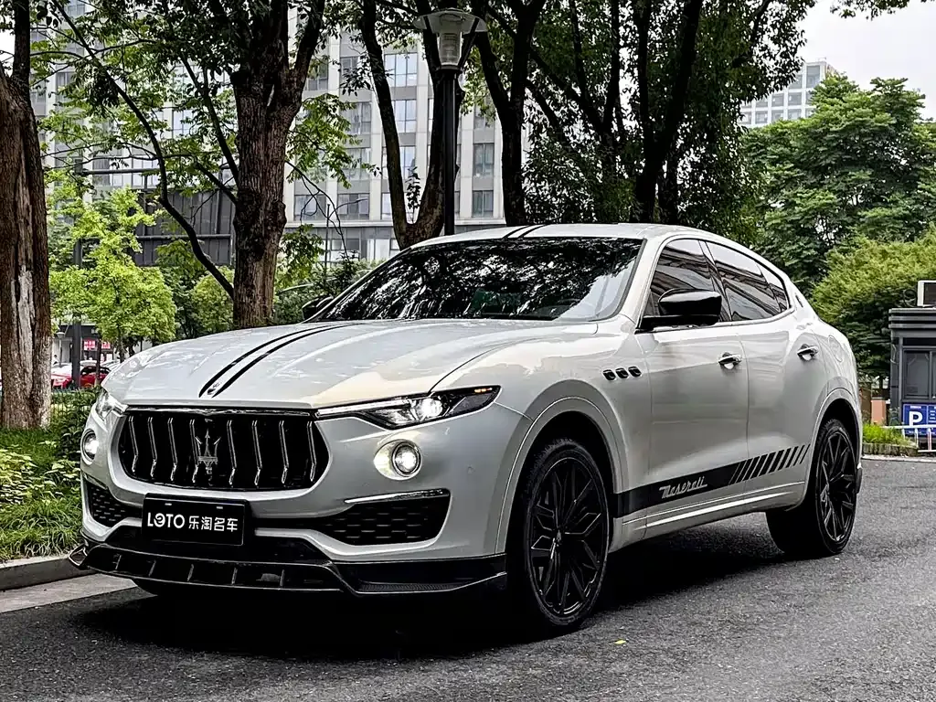 Maserati Levante — фото 1