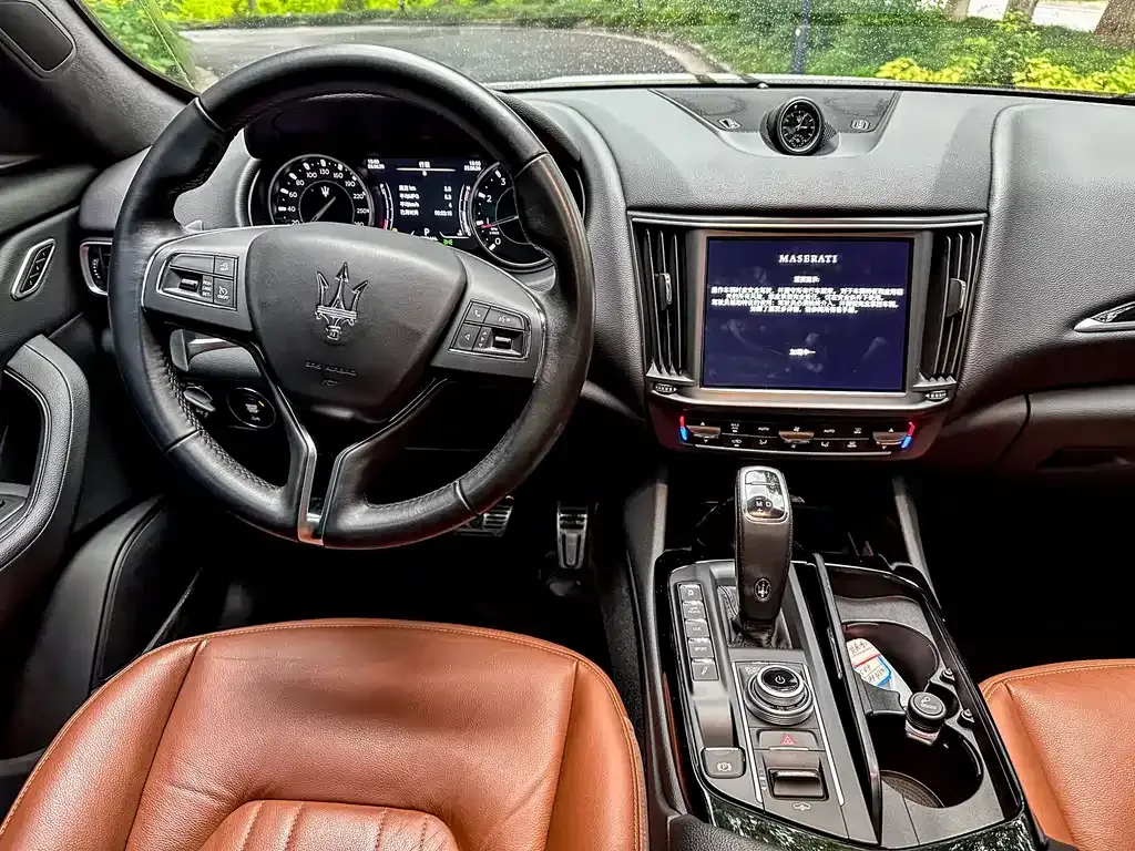 Maserati Levante — фото 9