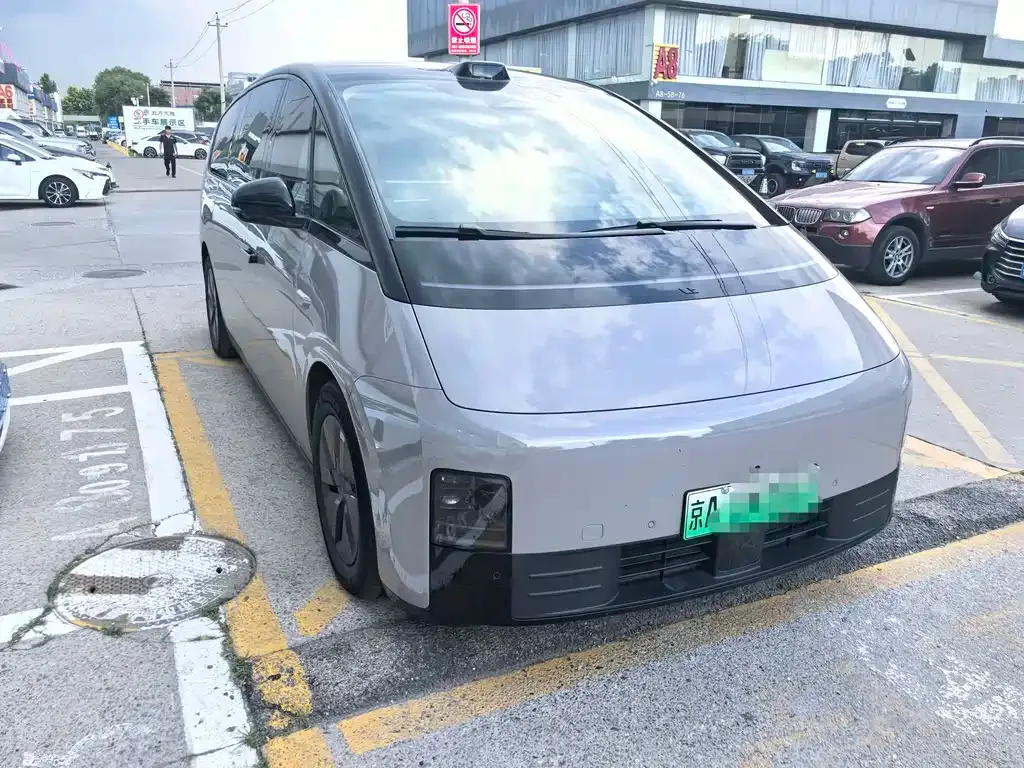 Li Auto MEGA — фото 10
