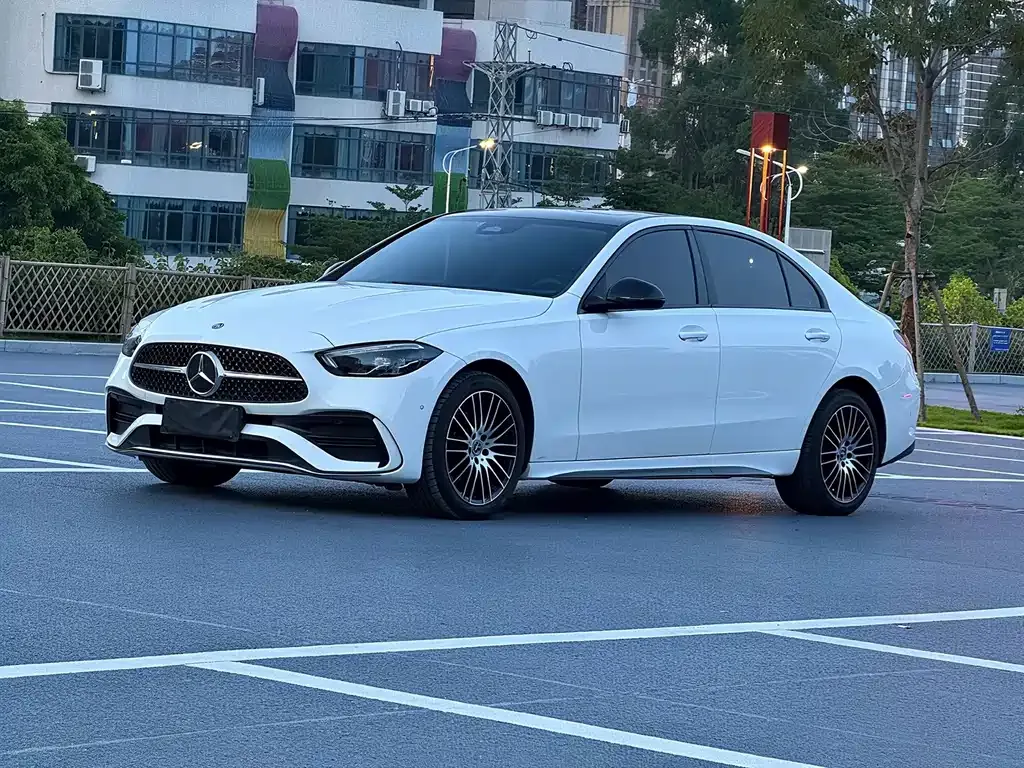Mercedes-Benz C-Class — фото 1
